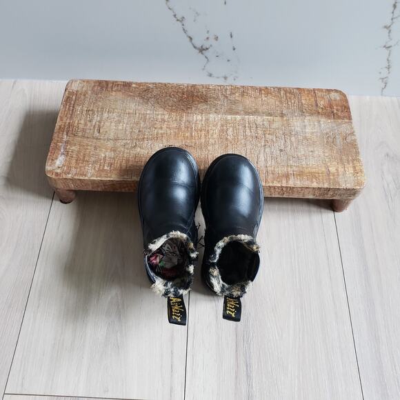 Dr Martens Chelsea Boots Girls 8 Black Leopard Faux Fur Lined Leonore 2976 - Picture 4 of 9